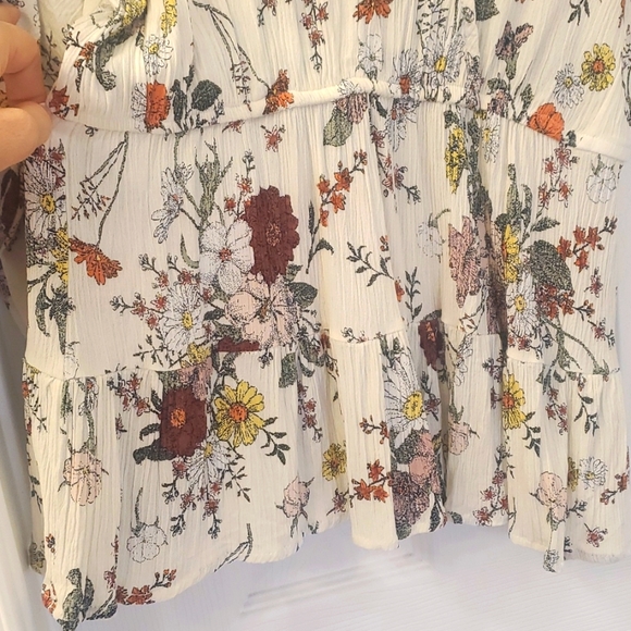 Bohemian Flowy Floral top - medium - Picture 9 of 9